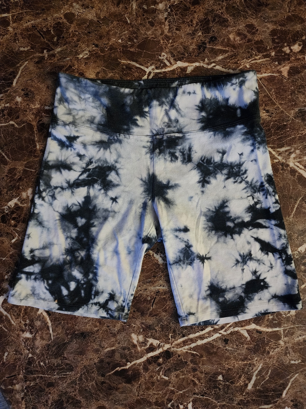 Tie-Dye Yoga Shorts in Black and White
